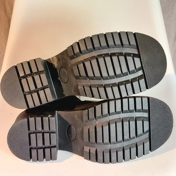 8 by YOOX black leather cap-toe Chelsea boots, EU41, NWT - Picture 10 of 14